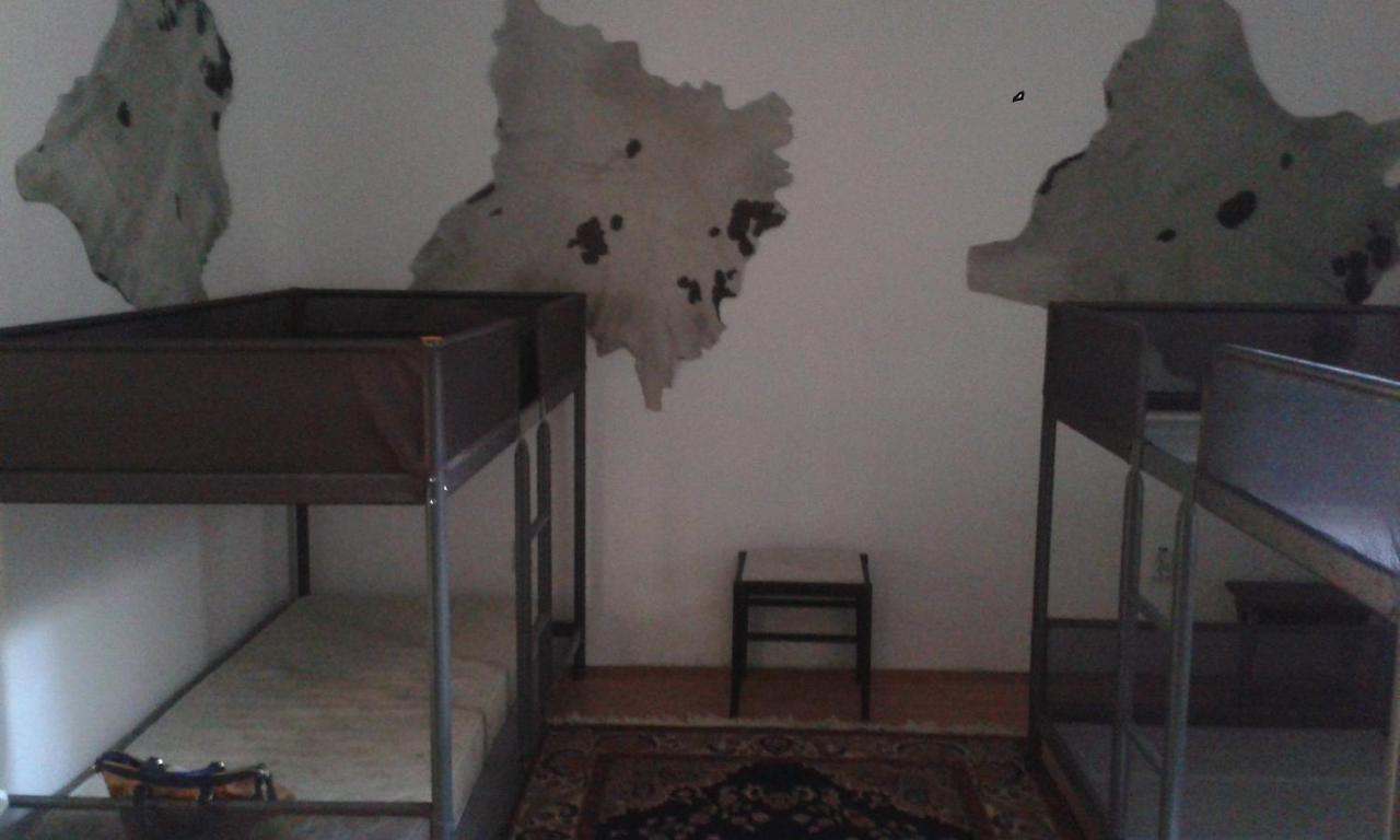 Leyla Hostel Braszów Zewnętrze zdjęcie