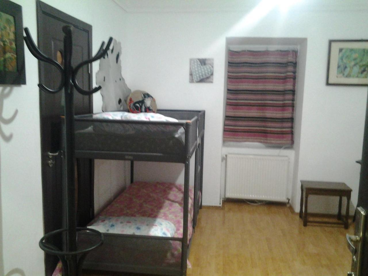 Leyla Hostel Braszów Zewnętrze zdjęcie