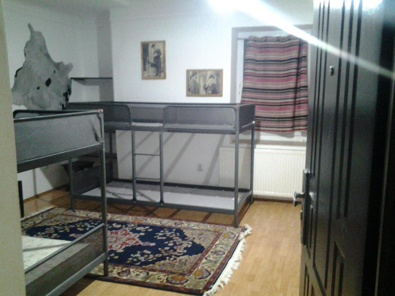 Leyla Hostel Braszów Zewnętrze zdjęcie