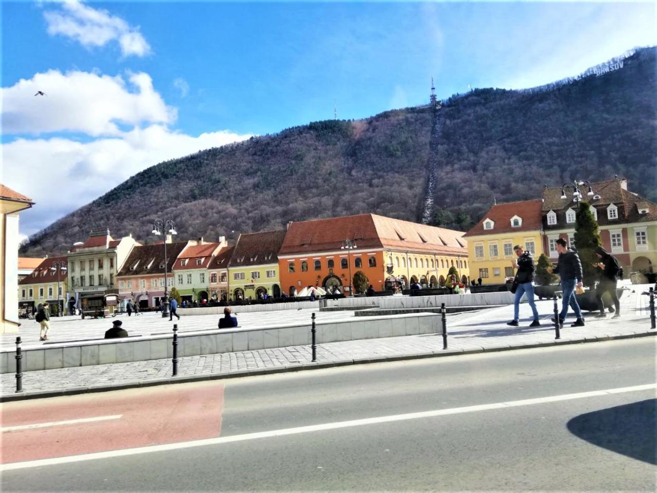 Leyla Hostel Braszów Zewnętrze zdjęcie