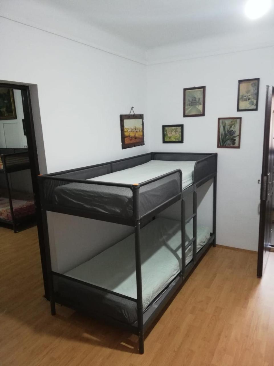 Leyla Hostel Braszów Zewnętrze zdjęcie