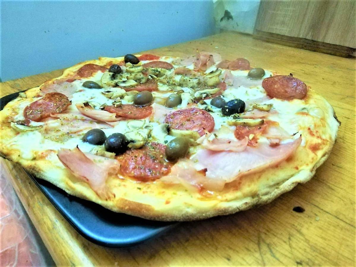 Leyla Hostel Braszów Zewnętrze zdjęcie